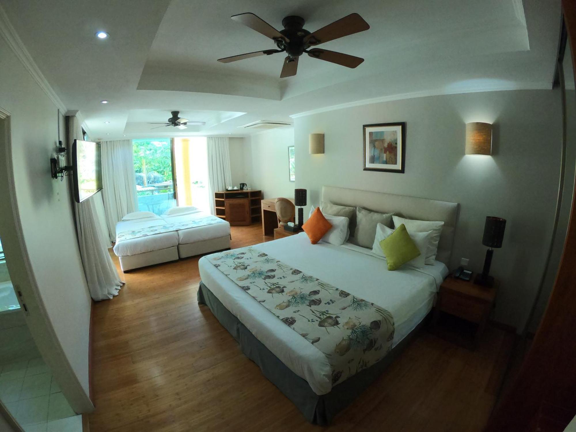 Crown Beach Hotel Seychelles Pointe Au Sel Екстериор снимка